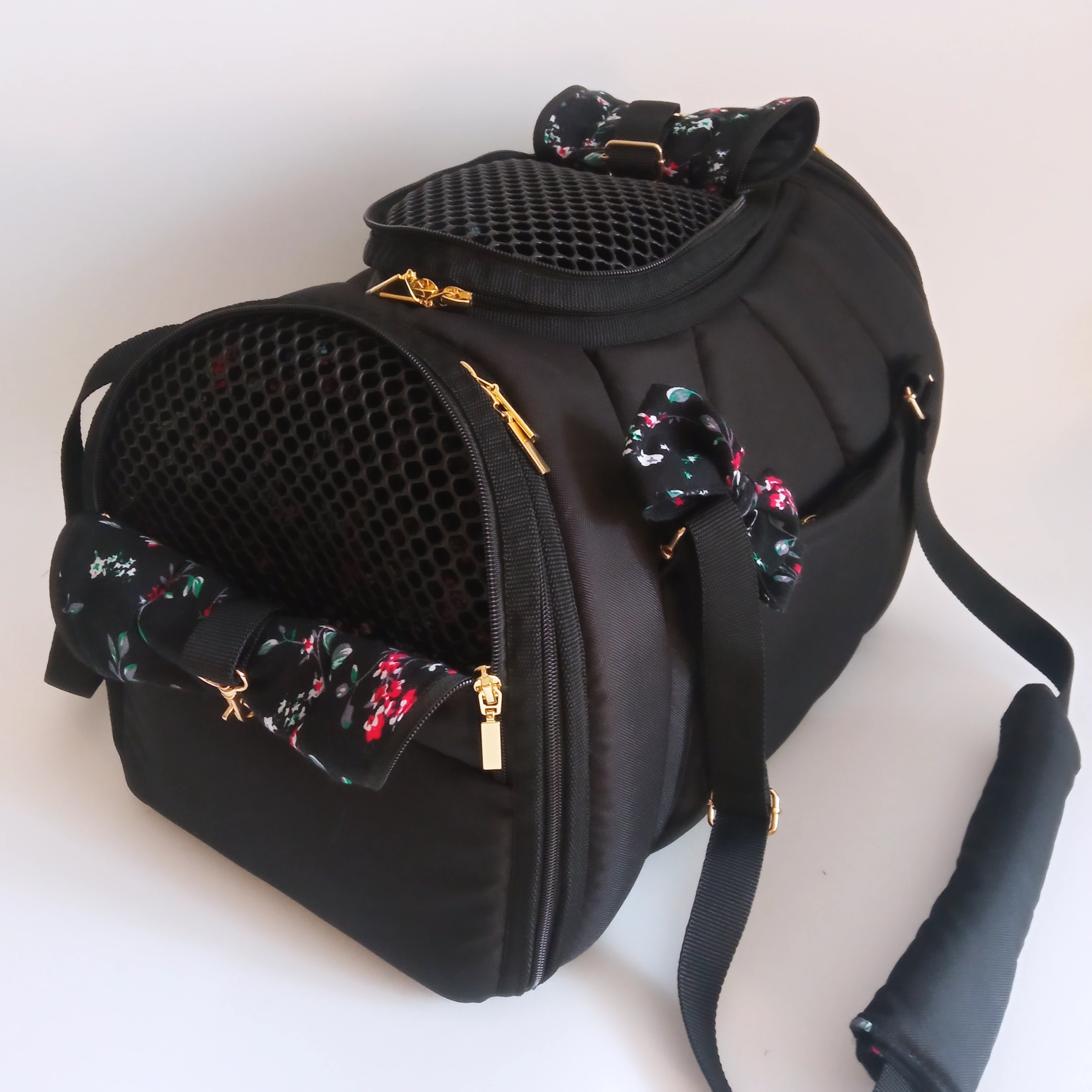 Pet carrier Travel box black&floral